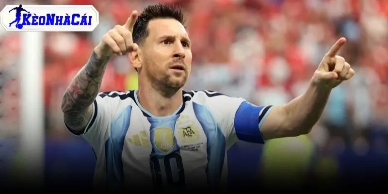 Khoảnh khắc Messi ghi cú đúp xô đổ kỷ lục World Cup