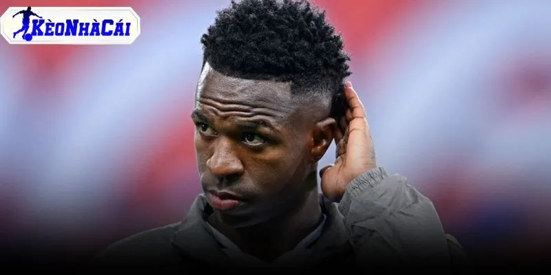 Vinicius bật khóc vì ký ức tuổi thơ nghèo khó bên bà ngoại ở ngoại ô Rio