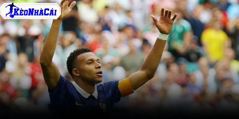 Mbappe dẫn đầu với 10 bàn, trong khi Messi, Bellingham và Haaland bám phía sau