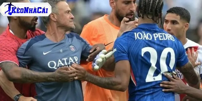 Pierluigi Collina bảo vệ tính liêm chính của đội ngũ trọng tài World Cup