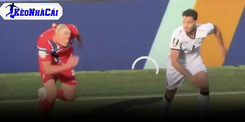 Tốc độ Haaland 36,5 km/h và khoảng trống sau trung vệ